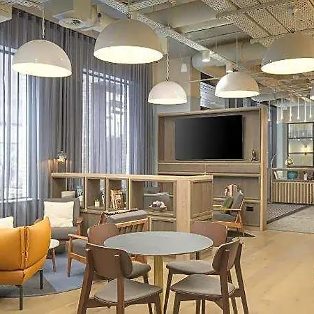 By Marriott Hotell