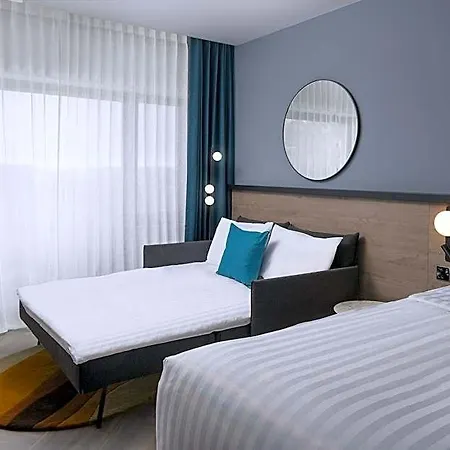 By Marriott Hotell 3*